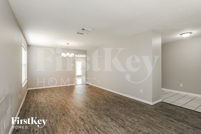 Photo - 518 Foxglove Dr