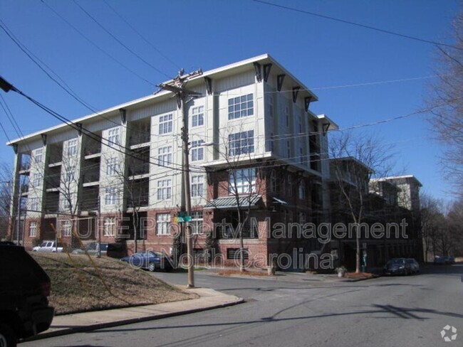 Building Photo - 1101 W 1st St Unit Apt 314