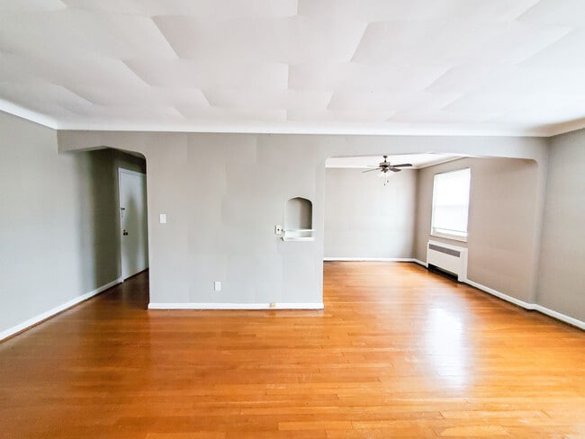 Parkway Manor Apartments