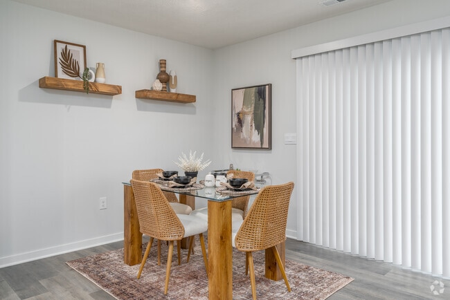 3BR, 2.5BA - 1,635SF - Dining Area