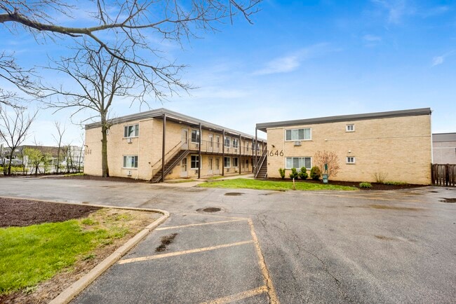 Photo - Chestnut Court Apartments