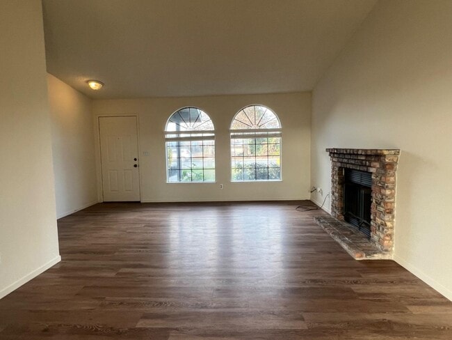 Photo - 410 Sunset St
