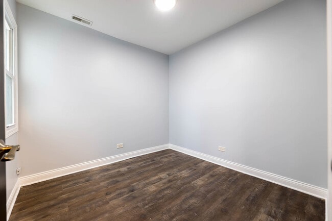 Photo - 6833 S Champlain Ave Unit 2