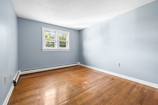 Photo - 24 Deerfield Ct Unit D