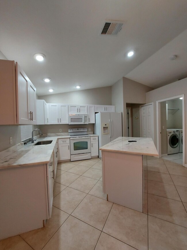 Photo - 1820 NE 19th Pl