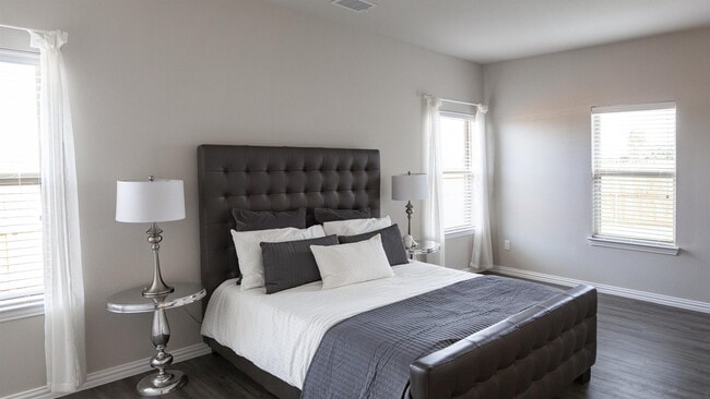 Photo - 144 Willowbend Loop