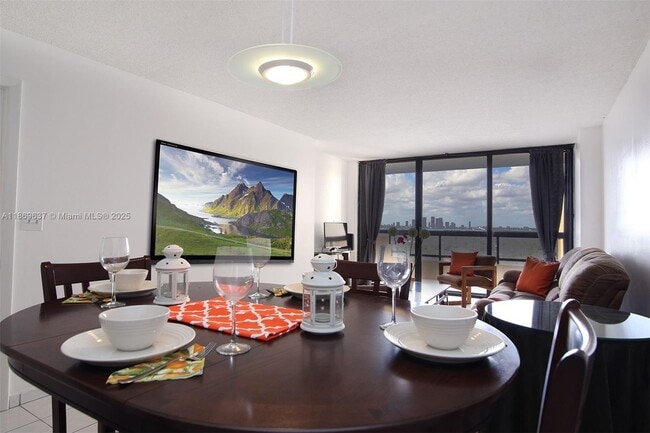 Photo - 2555 Collins Ave Unidad 1804