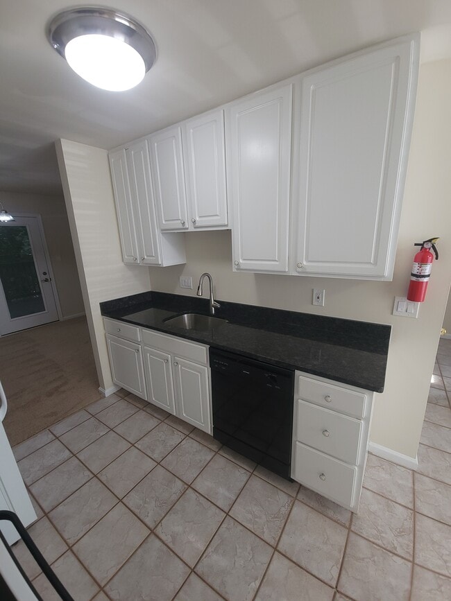 Photo - 501 Upland St