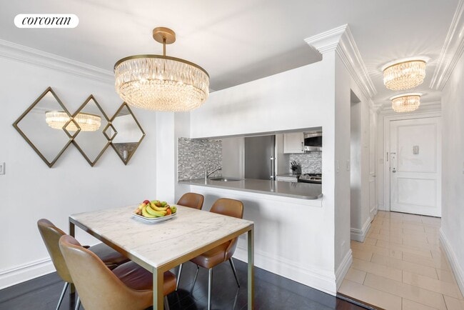 Photo - 200 Rector Pl