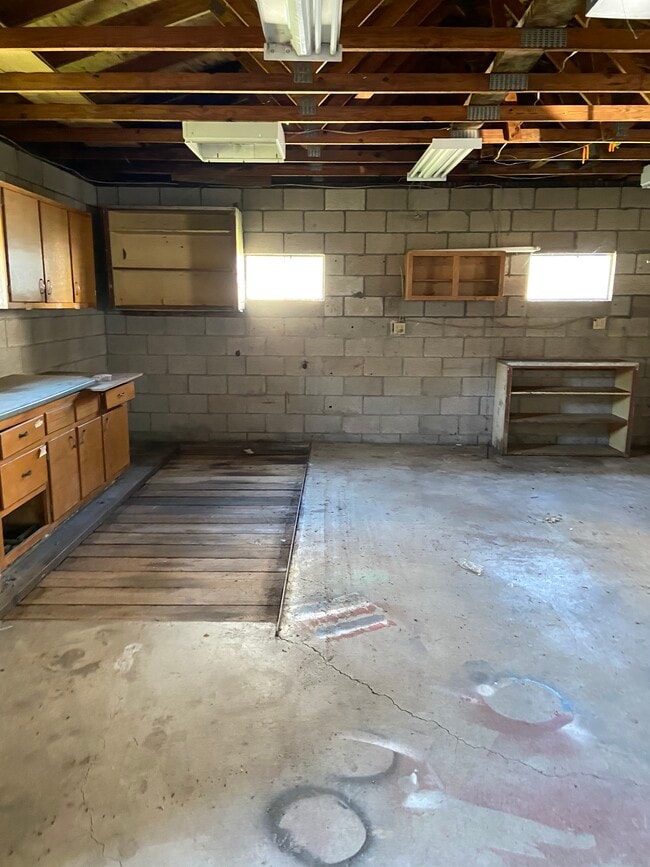 Photo - 216 Seminary Ave Unit Garage