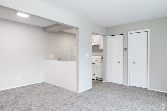 2HAB, 1BA - 900&nbsp;ft² - Cocina - Cove On 13 - Roseville, MI