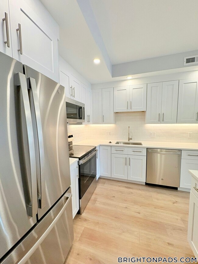 Photo - 124 Kenrick St Unidad 4