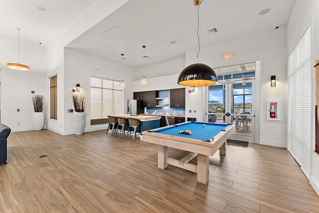 Clubhouse includes an entertainment kitchen and billiards - Lake Vue