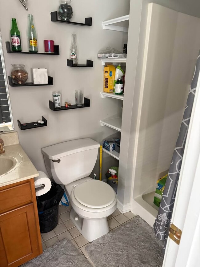 Building Photo - 943 Baxter Ave Unit Apt 101