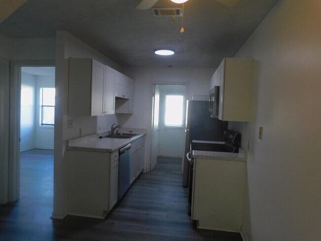 Photo - 801 Burcale Rd Cir