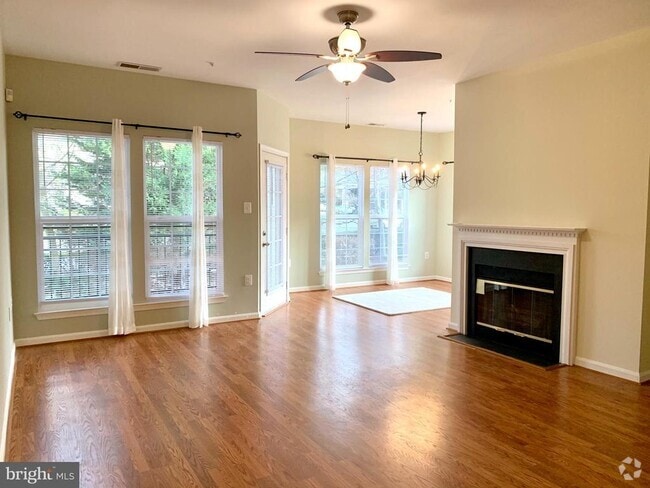 Building Photo - 4138 Fountainside Ln Unit A204 Rental