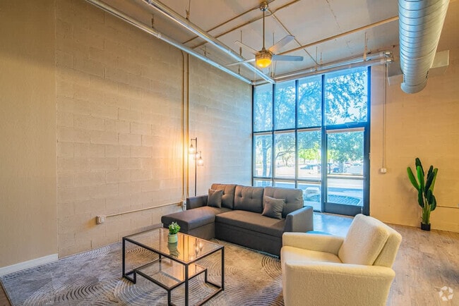 Building Photo - 1275 E University Dr Rental