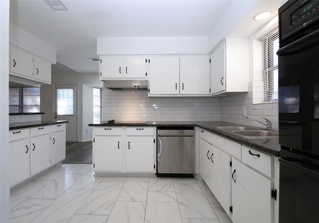 Photo - 16307 Morningshade Dr