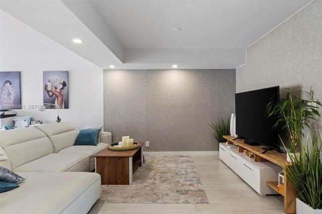 Photo - 918 NE 26th Ave