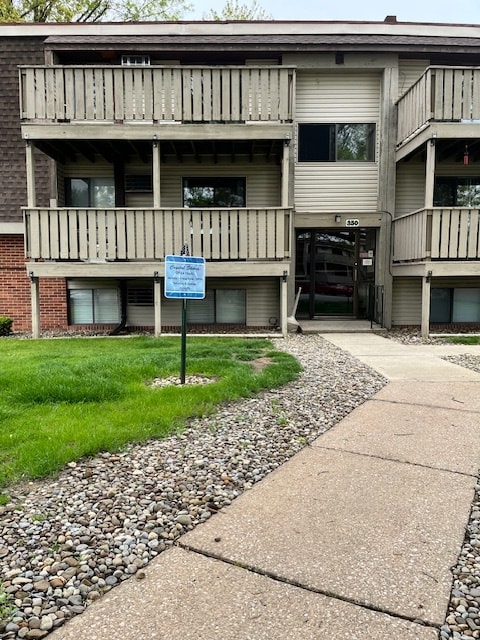 entrada de la oficina de arrendamiento - Crystal Shores Community