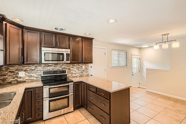 Photo - 6262 Allison St