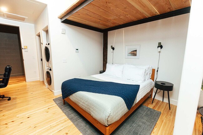 Photo - 1911 3rd Ave N Unit ID1352418P