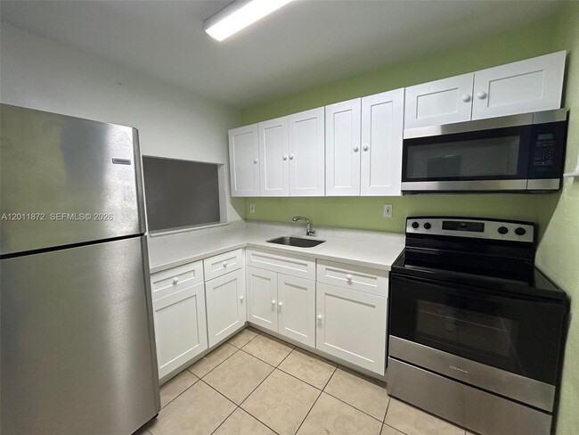 Photo - 19825 SW 114th Ave Unidad 124-5