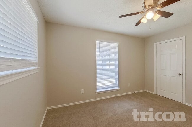 Photo - 545 Sharp Dr