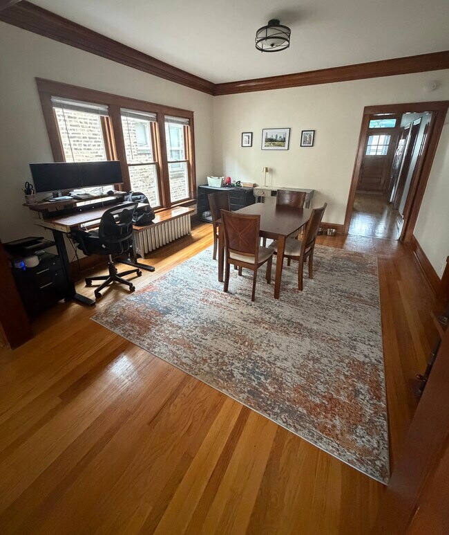 Photo - 2452 N Hamlin Ave Unit 2
