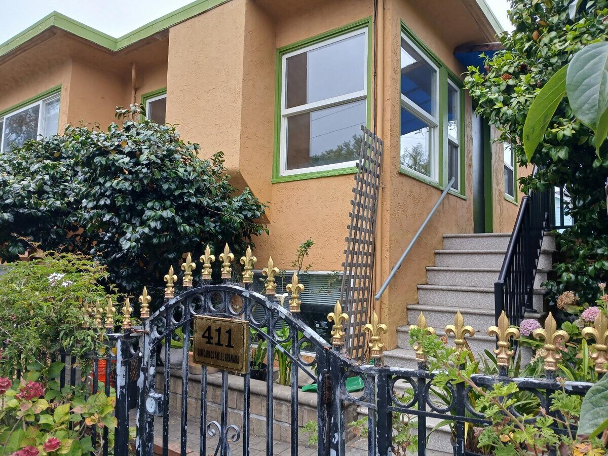 Photo - 411 San Carlos Ave