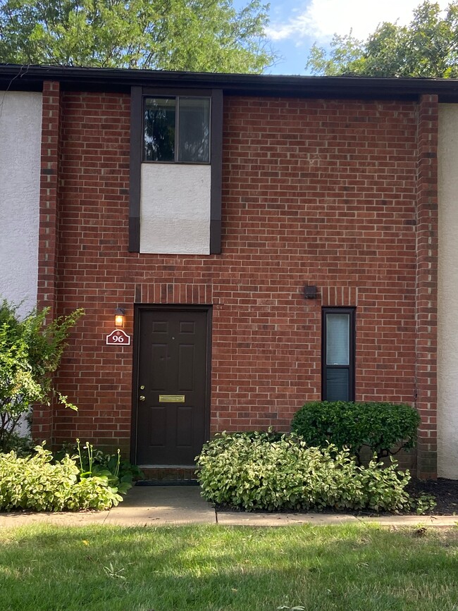 Building Photo - 96 Lancelot Ln Unit 96 Lancelot Lane Rental