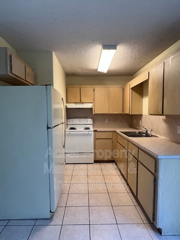 Photo - 1201 W Carmen Ave Unidad 8