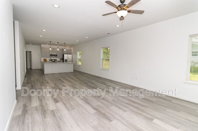 Building Photo - 2405 Kirby Ave Rental
