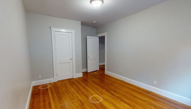 1 Gray St