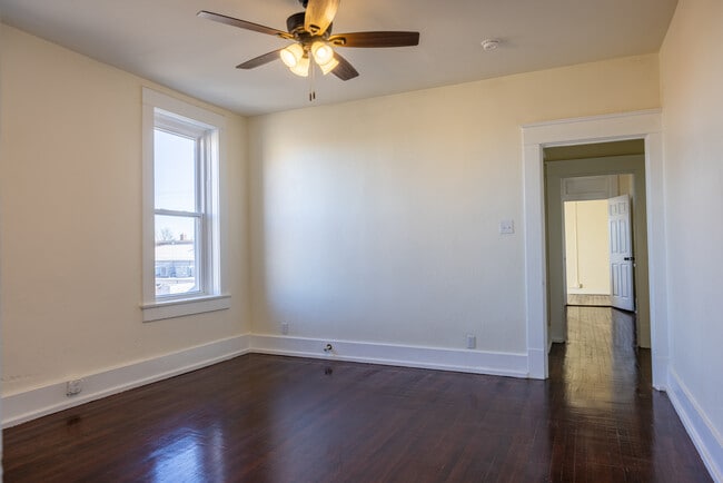 Building Photo - 537 Denison Unit 535 Rental