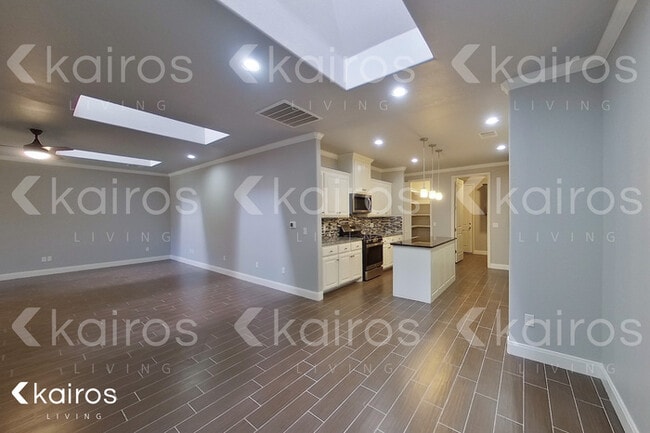 Photo - 7308 Mosley St