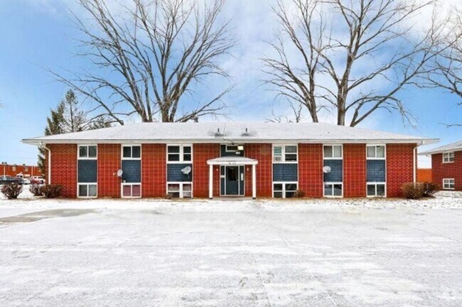 Building Photo - Grand heights Apartments