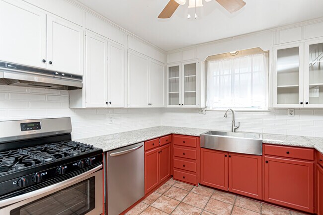 Photo - 365 Riverlon Ave