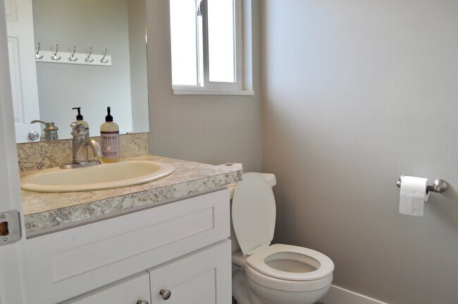 Photo - 1527 Talon Dr