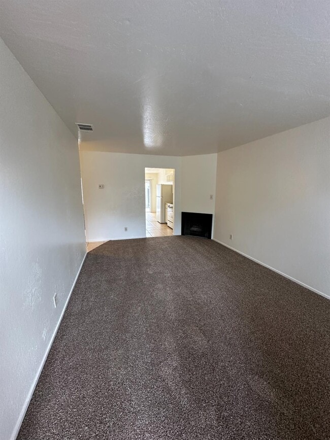 Photo - 471 Minnewawa Ave