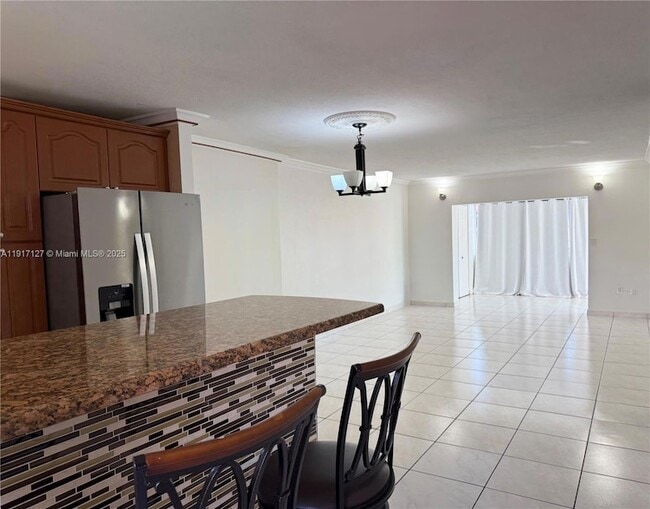 Photo - 1850 W 56th St Unidad 2404