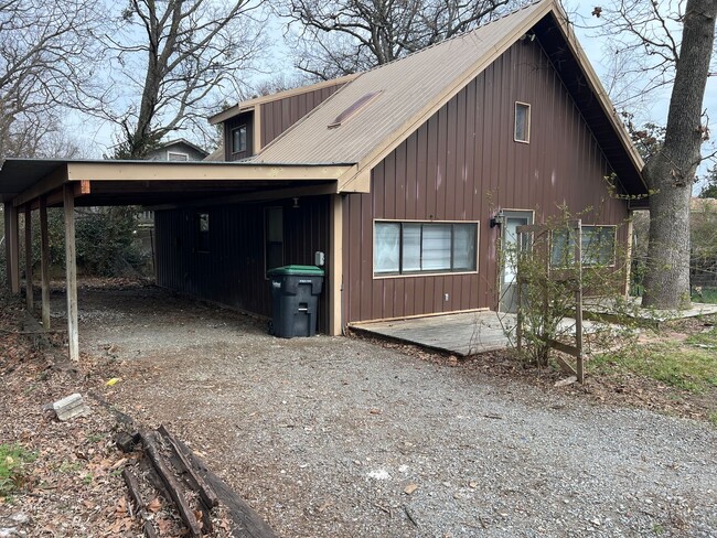 Photo - Unique & Charming 2 Bedroom 1 bathroom