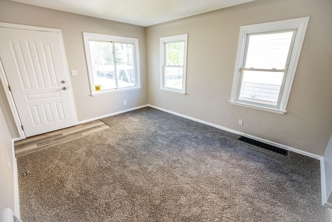 306 W Crawford Ave