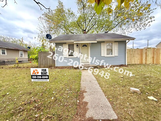 Building Photo - 1 Bedroom House