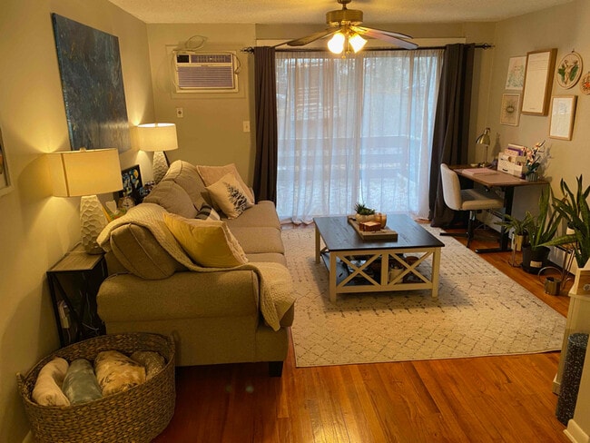 Photo - 108 Oakwood Ave