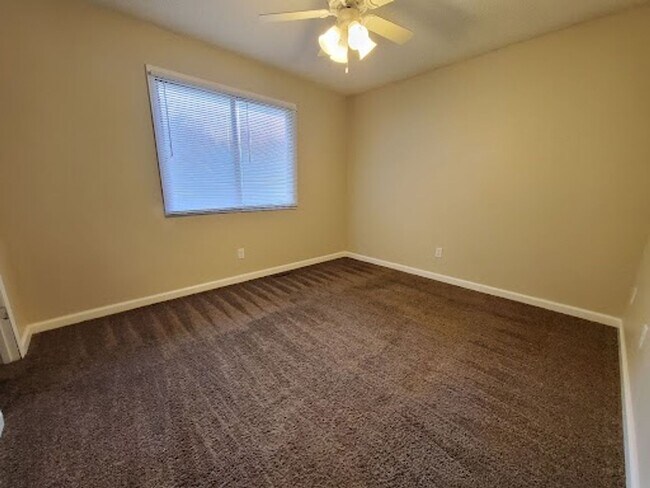 Photo - 3 Bedroom, 1 Bathroom split level bi-attached!