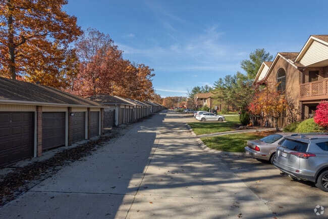 Photo - The Courts of Country Lakes Condominiums