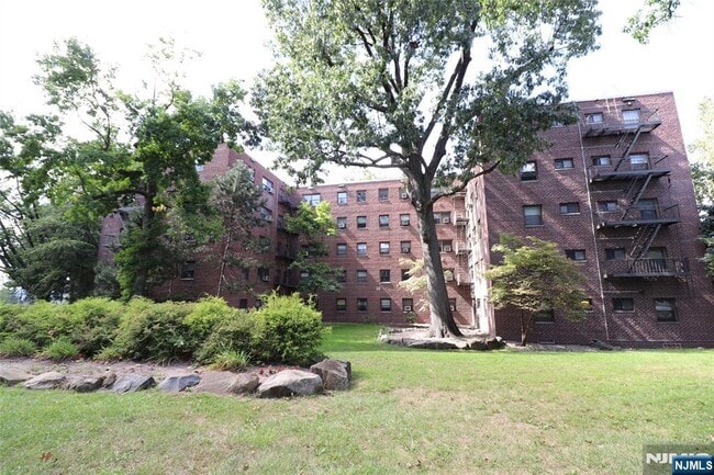 Building Photo - 3071 Edwin Ave Unit 1B Rental
