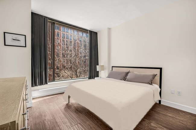 Photo - 505 Greenwich St