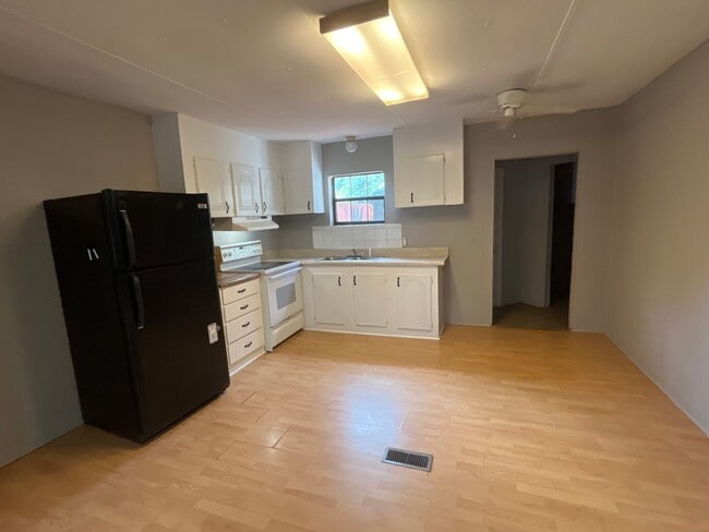 Photo - 2 Bed 1.5 Bath Duplex